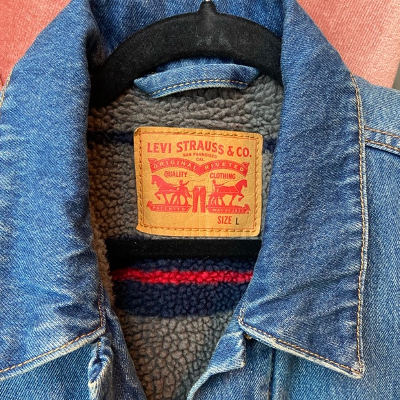 Levi’s fleece lined denim jacket - Picture 4 of 4